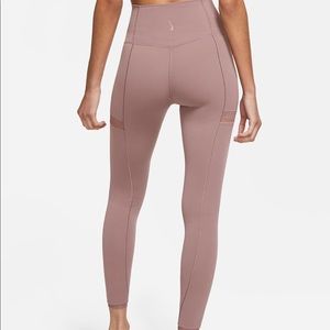 NWT Yoga Nike dausty mauve leggings